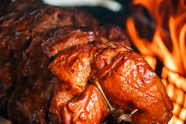 Großes Jung-Schwein vom Grill